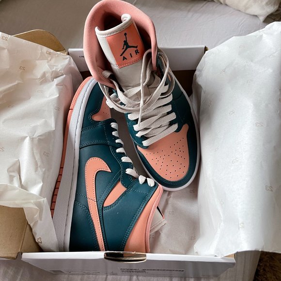 SOLD! WMNS AIR JORDAN 1 MID 100% Authentic Brand New in Box! - Picture 2 of 10